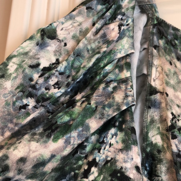 Vince Womens Painted Floral Silky Top, Green -NWT Sz 8 - Picture 5 of 9